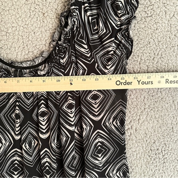 Pre - Loved Tiffany & Grey Black and White Geometric Women's Blouse