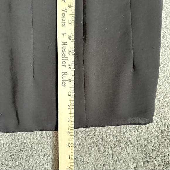 Pre - Loved Elegant Black Sleeveless Ruffle Blouse– Banana Republic Size: 2