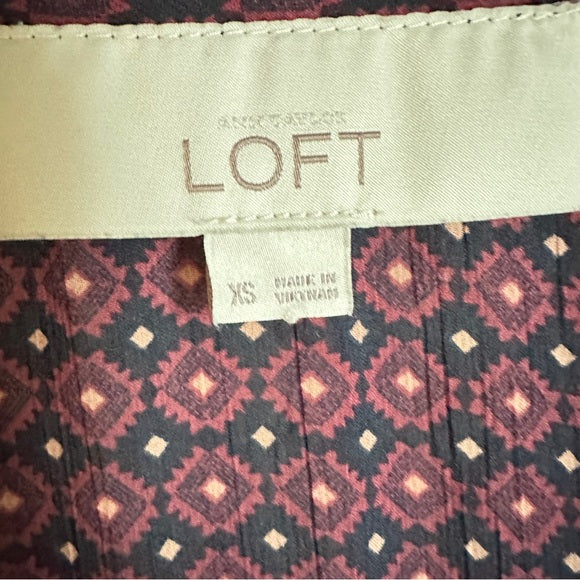 Pre - Loved LOFT Women's Burgundy Blouse