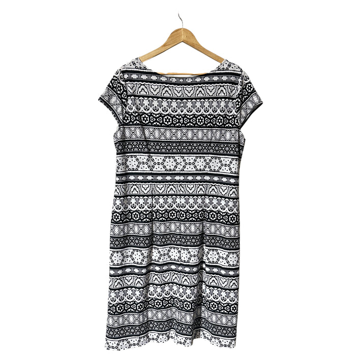 Pre - Loved Karin Steven’s Women’s Size 2 X Black and White Patterned Crew Neck MIDI Dress