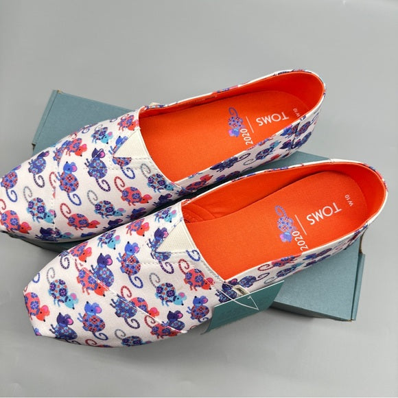 NWT Toms US Size 10 Floral Women’s and Blue Canvas Flats with Elephant Print