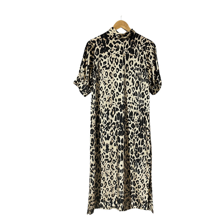 Pre - Loved Zara Woman Size M Casual Adult Short Sleeve Zip Back Slits Leopard Print Dress