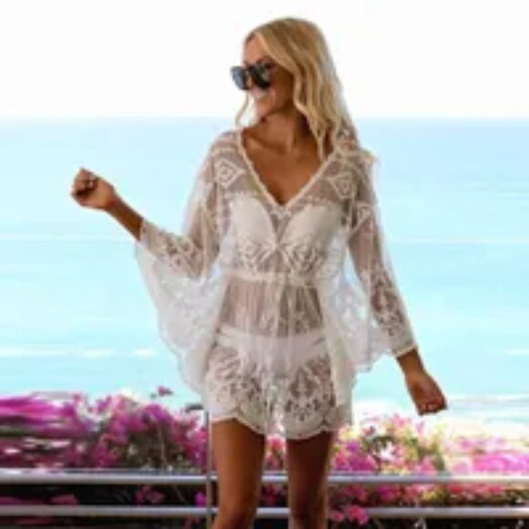 Boho Chic White Lace Swimsuit Cover-Up – Relaxed & Flowing Beachwear – One Size