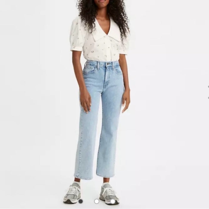 PanacheProse Levis High Waisted Cropped Flare Size 29 X 27 Women’s Logo Relaxed Blue Jeans