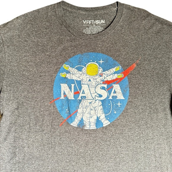 Pre - Loved NASA Men’s Astronauts Size Extra Large Gray Graphic T-Shirt