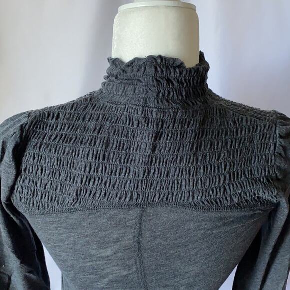 Free People Smocked Mock Neck Long Sleeve Knit Tee Size XS ⭐️⭐️⭐️⭐️⭐️