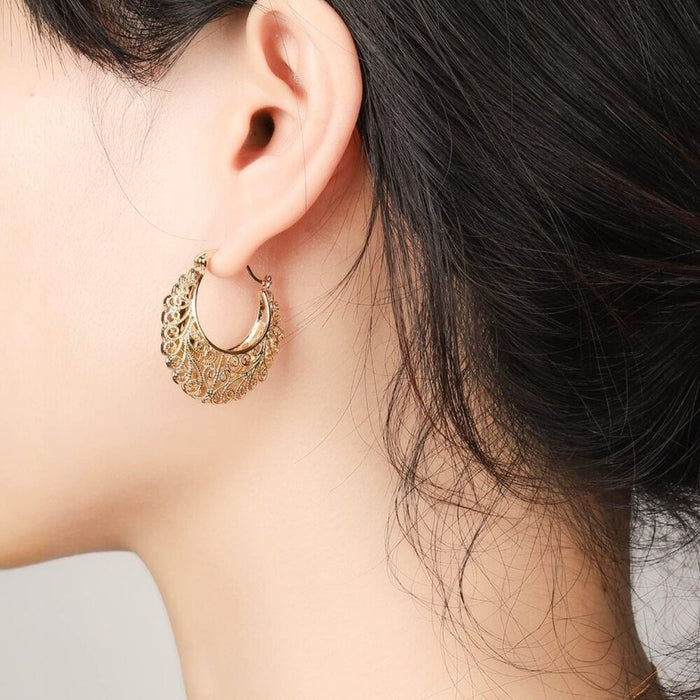 New Vintage Women's Gold Filigree Oval Hollowed Gold Plated Dangle Earrings