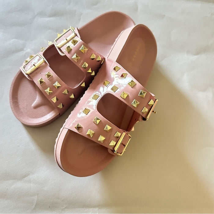 Brand New  Madden Girl Women’s Teddy Caramel Pat Sandals Contort Slip On Size 9