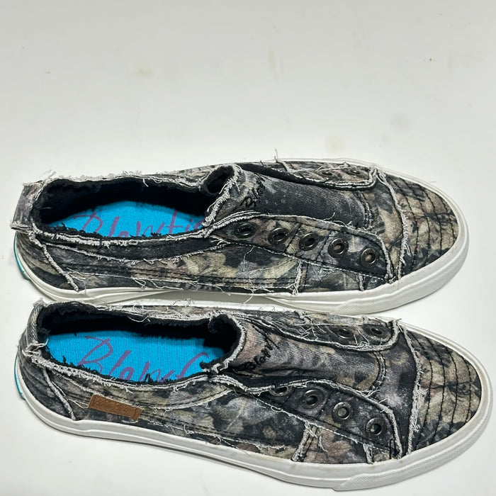 Pre - Loved Blowfish Women’s Black and Tan Sneakers Size 6