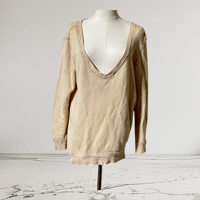 Pre-Loved Charlotte Russe Beige V-Neck Pullover – Women’s Size XS
