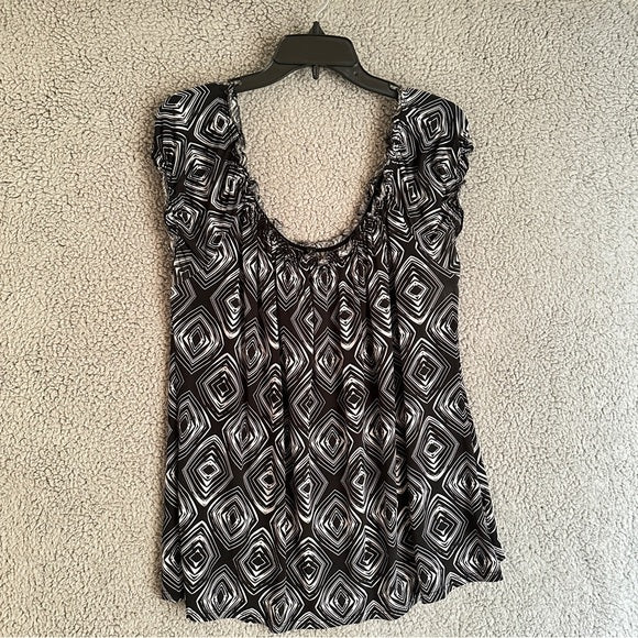 Pre - Loved Tiffany & Grey Black and White Geometric Women's Blouse