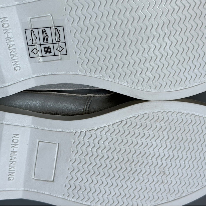 PanacheProse Gymboree Little Girl’s Size 1  Silver Canvas Shoes Tennis Flat Sneakers  …