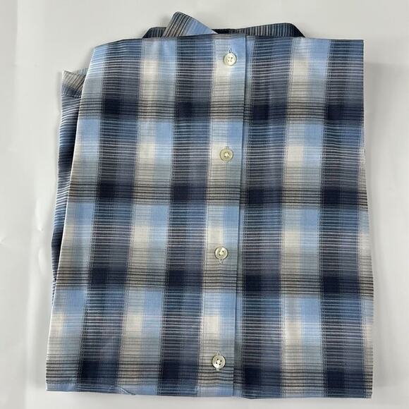 VanHeuse Size L /G Men’s Chambray Short Sleeve  Button  Shirt