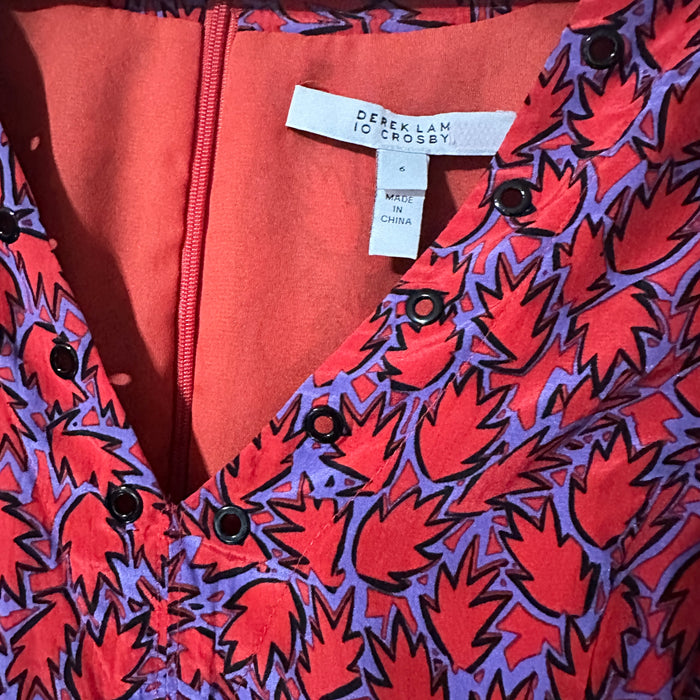 Pre - Loved DEREK LAM Women’s Size 6 V Neck Lining Short Sleeve Zip Back Floral Red Dress
