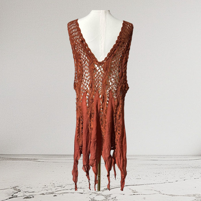 Pre-Loved “Life Isn’t Perfect but Your Fit Can Be” Rust Crochet Fringe Tank Top – Women’s 2X