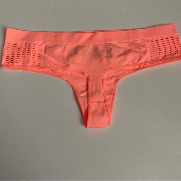 Victoria Secret Size XS Women’s Seamless Thong