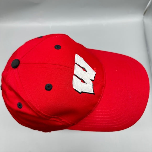 Pre-Loved Wisconsin Badgers βWβ Logo Hat β Red Adjustable Baseball Cap β Unisex
