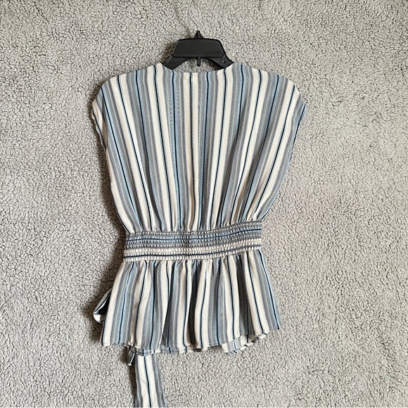 Pre - Loved Max Studio Striped Blue and White Women's Blouse