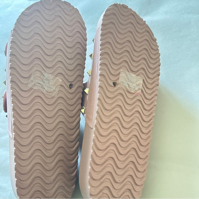Brand New  Madden Girl Women’s Teddy Caramel Pat Sandals Contort Slip On Size 9