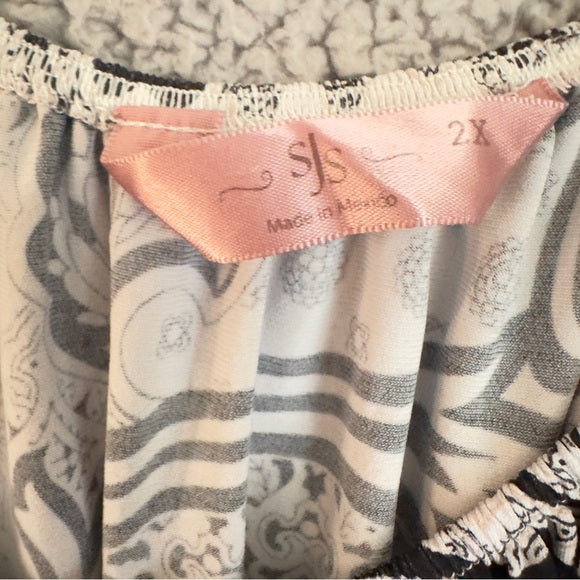 Pre - Loved SJS Black and White Paisley Women's Blouse