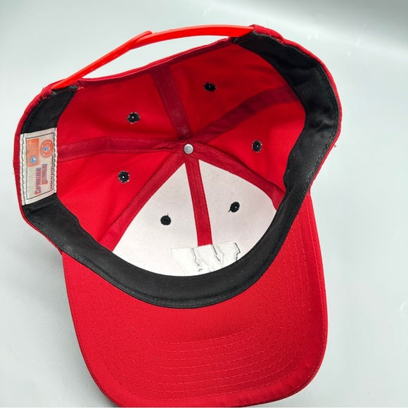 Pre-Loved Wisconsin Badgers βWβ Logo Hat β Red Adjustable Baseball Cap β Unisex