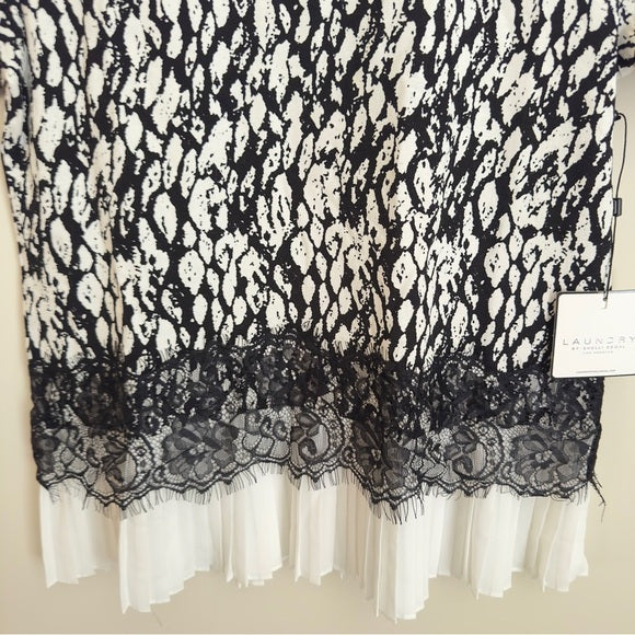 Laundry by Shelli Segal Women’s Short Sleeve Lace Insert Pleated T-Shirt Size XS