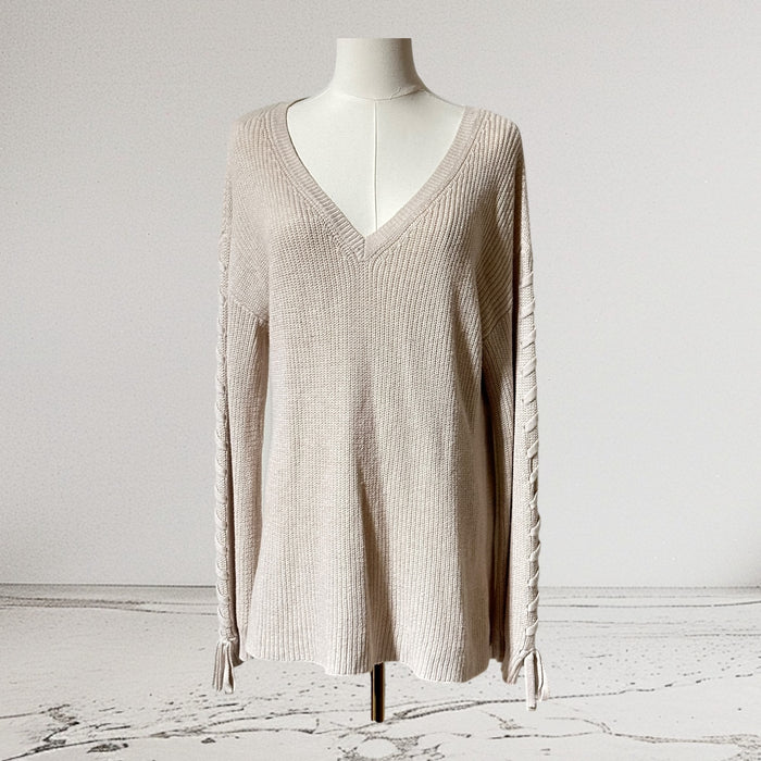 Pre-Loved American Eagle Outfitters V-Neck Sweater in Cream – Women’s Size M