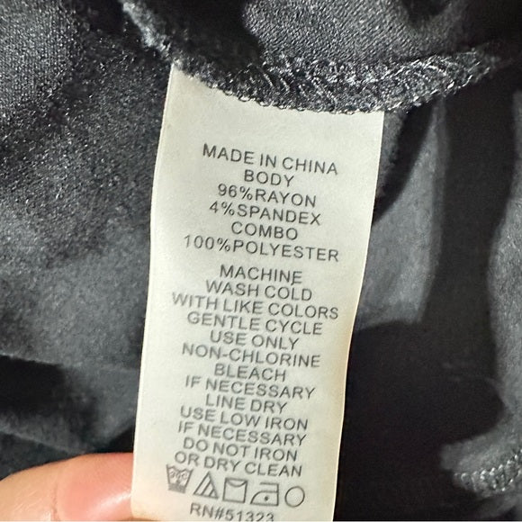 Vince Camuto Black Sleeveless Zipper Back Midi Dress – Size M