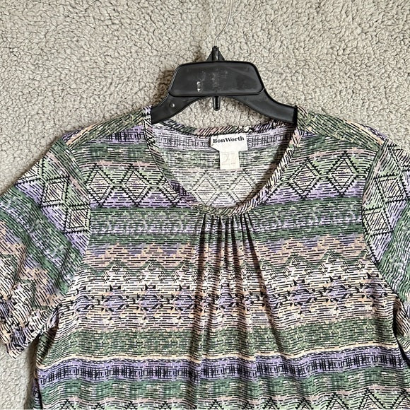 Geometric Print Short Sleeve Blouse – Size MP (BonWorth) Pre-Loved