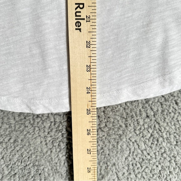 Aeropostale Women’s Gray and White Graphic Tee - Size Women’s Medium, from PanacheProse