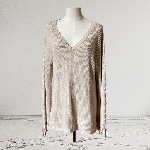 American Eagle Outfitters V-Neck Sweater in Cream – Women’s Size Medium from PanacheProse