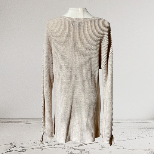 American Eagle Outfitters V-Neck Sweater in Cream – Women’s Size Medium from PanacheProse