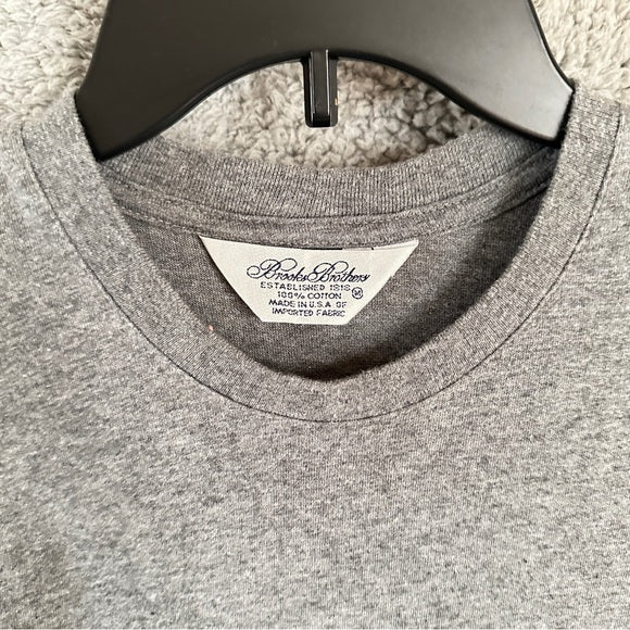 Brooks Brothers Brooks Brothers Gray Men's T-Shirt - – Size Medium, from PanacheProse