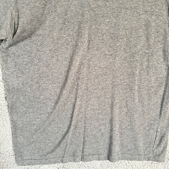 Brooks Brothers Brooks Brothers Gray Men's T-Shirt - – Size Medium, from PanacheProse