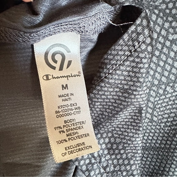 Champions Lightweight Gray Geometric Men's Summer T Shirt - Size Medium From PanacheProse