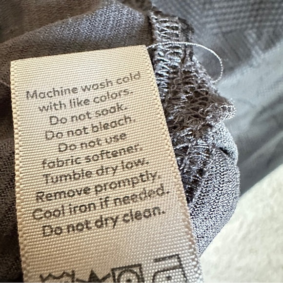 Champions Lightweight Gray Geometric Men's Summer T Shirt - Size Medium From PanacheProse