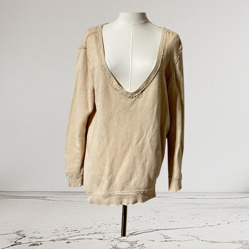 Charlotte Russe Beige V-Neck Pullover – Women’s Size XS from PanacheProse