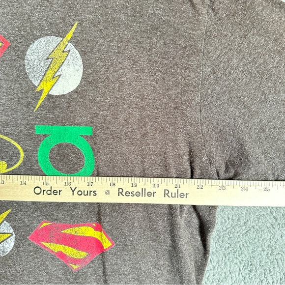 DC Comics Justice League T-shirt - Size Men’s XL, from PanacheProse