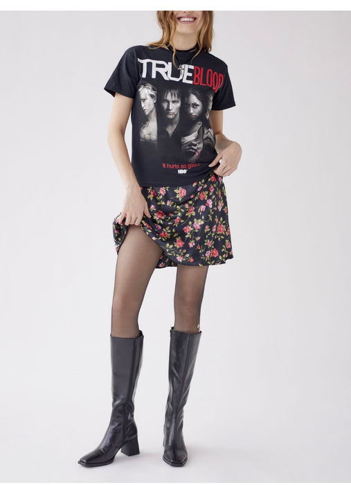 Urban Outfitters Women’s Short  Sleeves Graphic True Blood Shrunken Size S Tee Black
