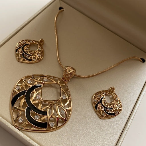 Kim Rodgers Necklace and Earring Set - from PanacheProse