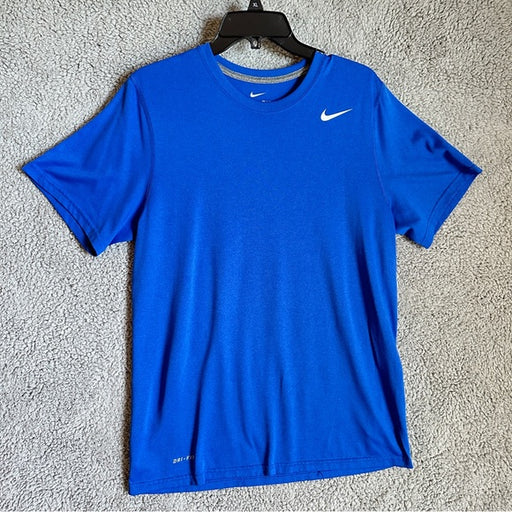 Nike Men's Blue T-Shirt - Size Medium From PanacheProse