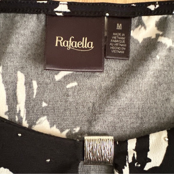 Rafaella Women’s Black and  White Floral Print Bouse  – Size Medium, from PanacheProse