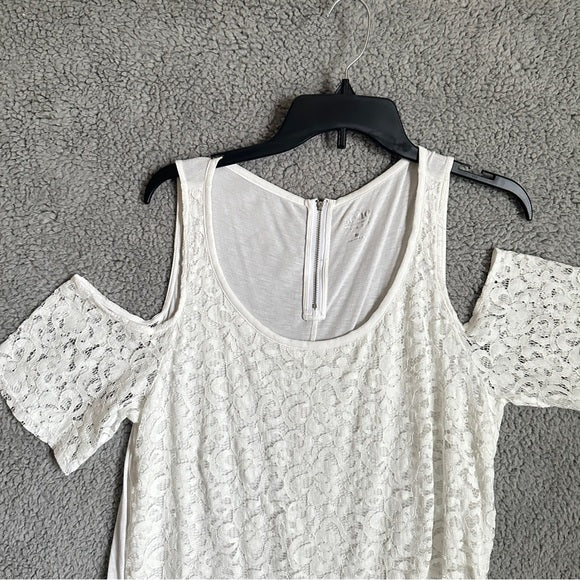 Solo New York Jeans Elegant White Lace Cold Shoulder Blouse- Size Women’s Large, from PanacheProse