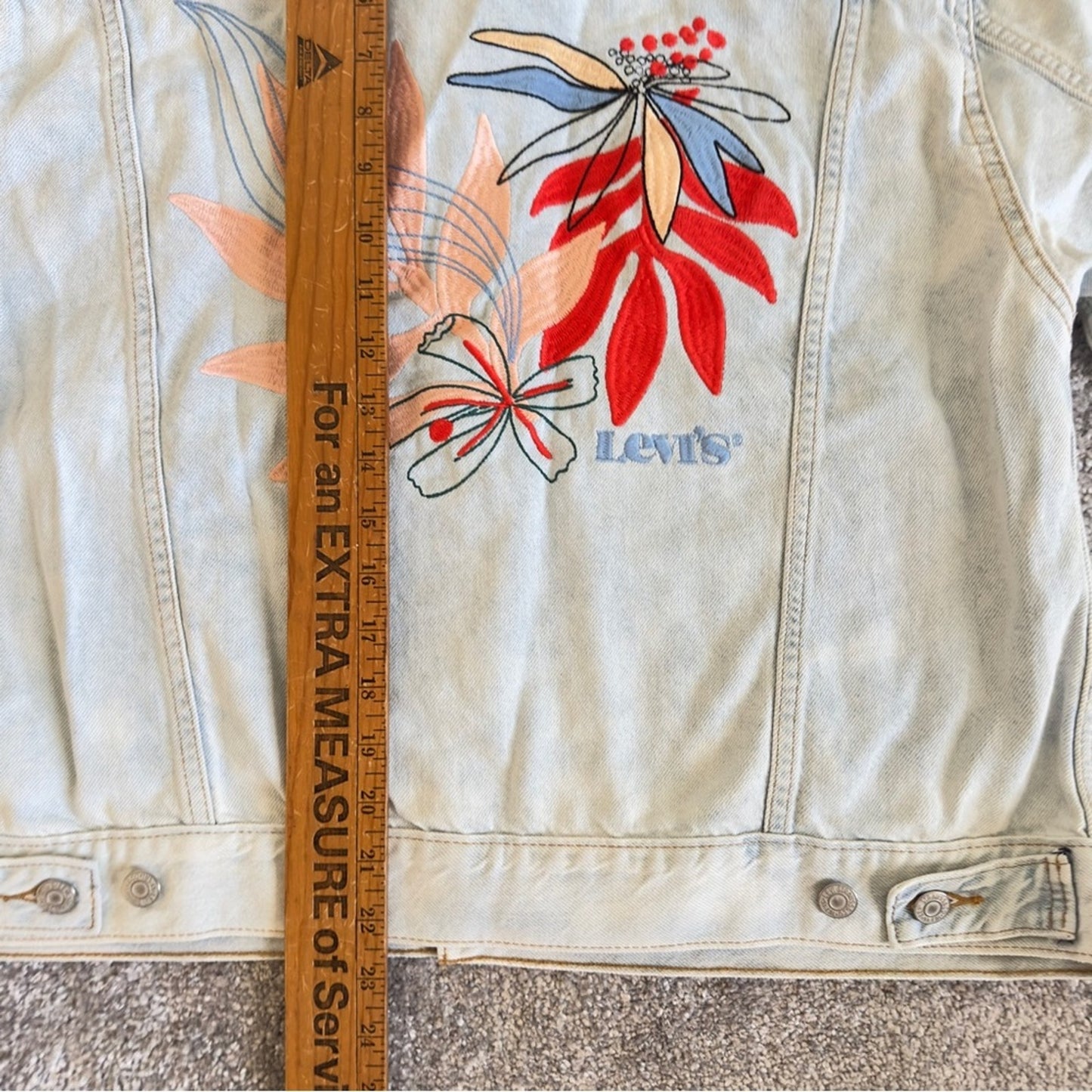 Levi’s Ex-Boyfriend Trucker Denim Jacket Size L with Floral Embroidered Back XL