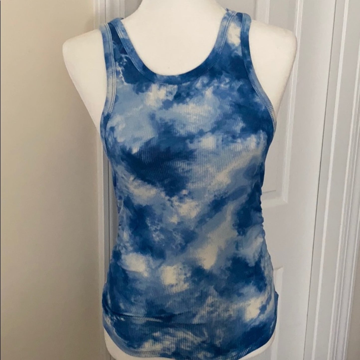 Forever 21 Women’s Racerback Tank Top Size M