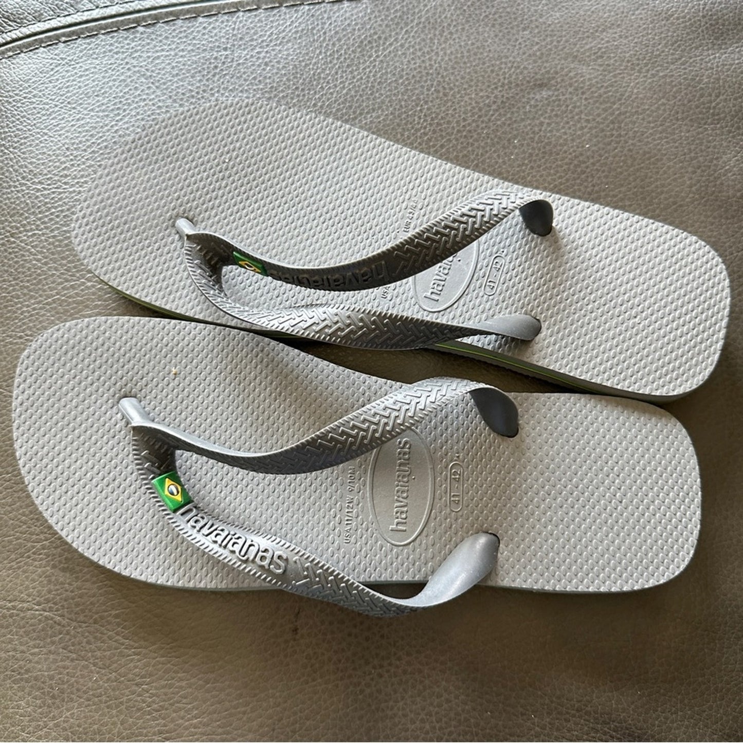 Havaianas Brazil Logo Size US Women’s 11/12,Men’s 9/10M Gray Flip Flop S…